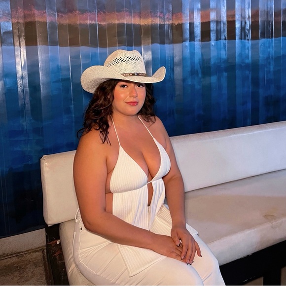 Alix Earle White Country Festival Top - Picture 5 of 6